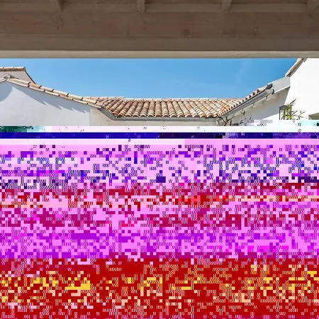 Maison Neuve A Deux Pas De La ヴィラ