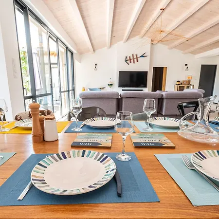 Maison Neuve A Deux Pas De La サント・マリー・ド・レ