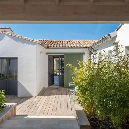 Villa Maison Neuve A Deux Pas De La *